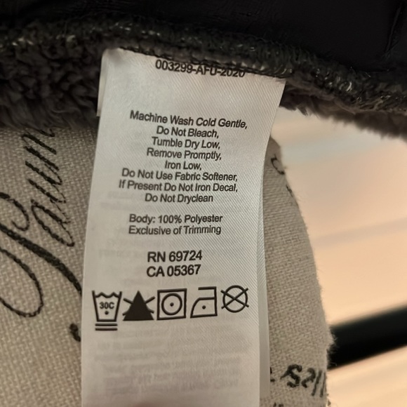 Beautifully warm sweater - Picture 8 of 9